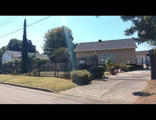 3 BEDROOM HOUSE FOR SALE IN GREENHILLS